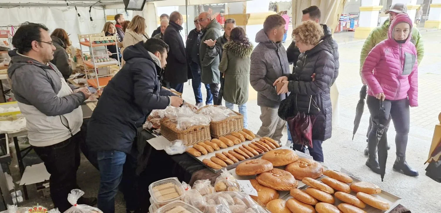 Ciudad Rodrigo celebró con éxito el IV Mercado Artesano en la Plazuela del Buen Alcalde